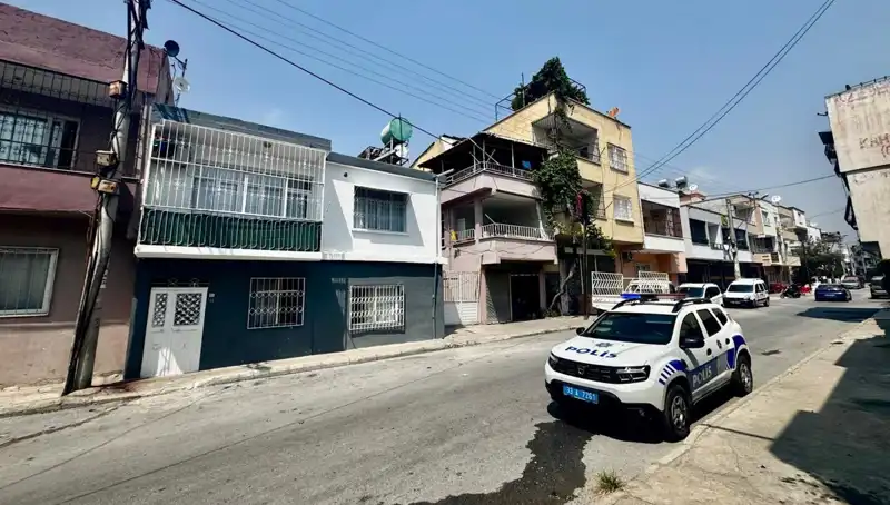 Silah Sesleri Üzerine Yapılan İhbar Sonucu Anne Kız Evinin İçinde Ölü Bulundu