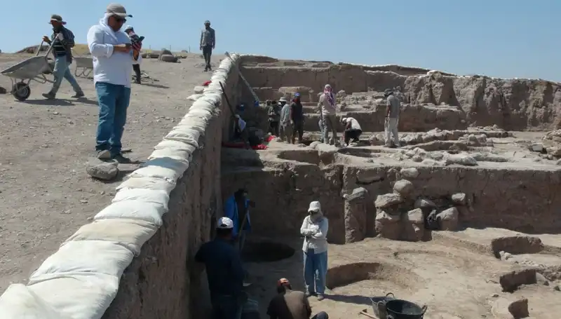 Oylum Höyük Kazıları Sıcak Havaya Rağmen Tüm Hızıyla Devam Ediyor
