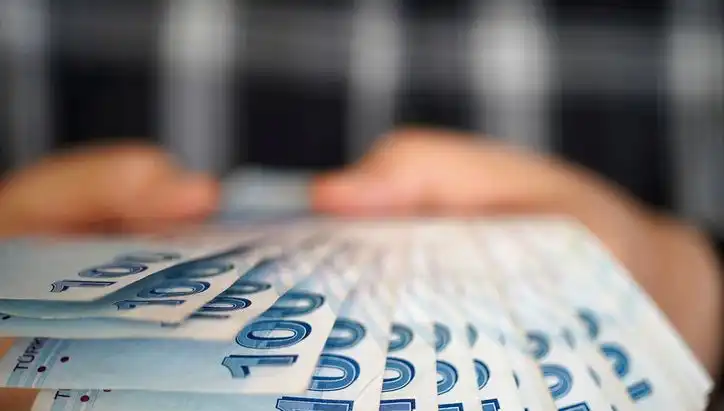 Emekli Promosyonları 2025: Bankaların Rekabeti ile Artan Fırsatlar