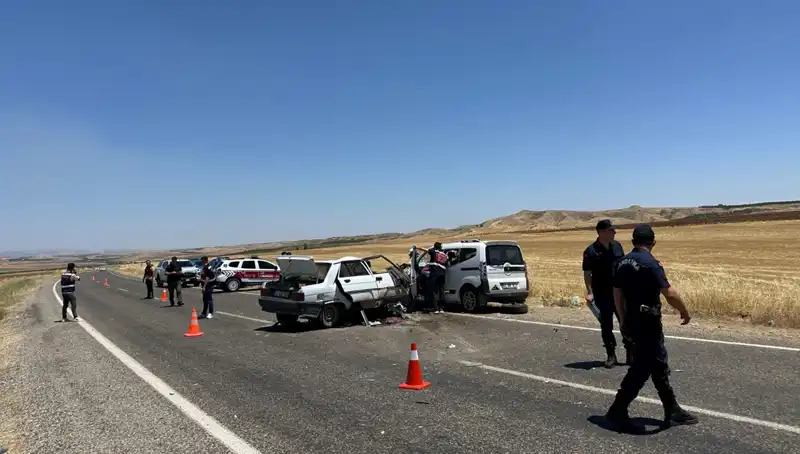 Adıyaman'da Feci Trafik Kazası: Dört Can Aldı