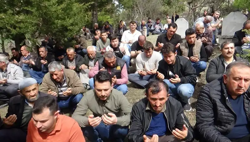 Aşkla Büyüyen Bir Köy: İnanılmaz Bir Veda Hikayesi