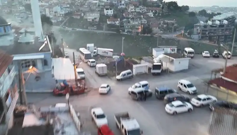 İzmir'de Gerçekleşen Dev Operasyon: 99 Baskın ve 133 Gözaltı
