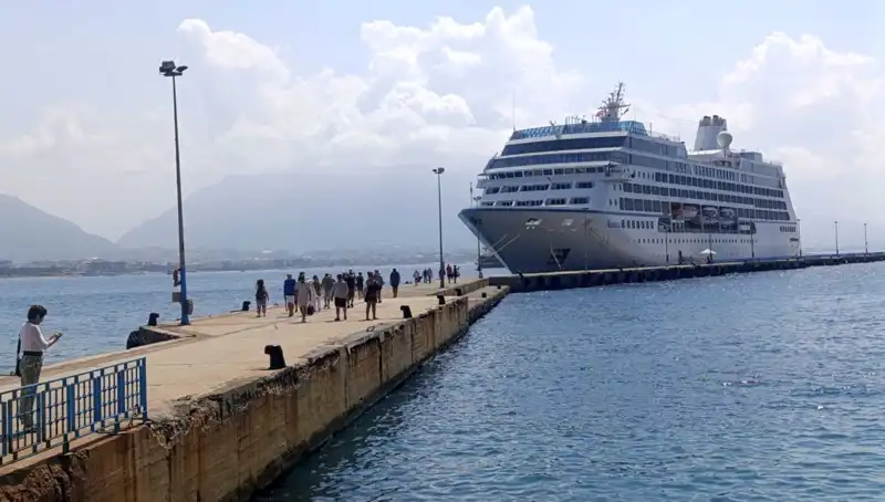 Alanya'da ABD'li Turistlerin Kruvaziyer Heyecanı: Eşsiz Bir Deneyim
