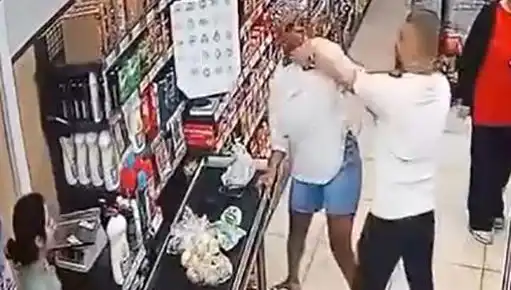 Market Kasa Sırasında Şok Olay: Çocuğunun Önünde Kadına Saldırı!