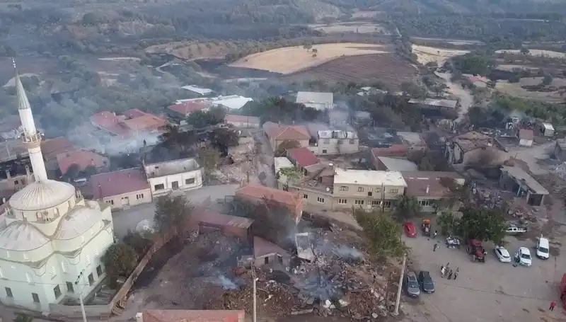 Çanakkale'de Dev Yangın! Havadan Çekilen Görüntüler Şaşkına Çeviriyor