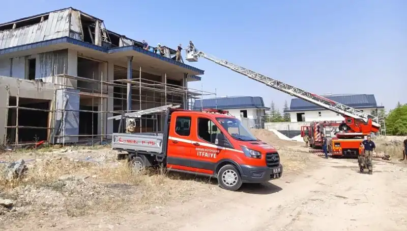 Ankara Gölbaşı'nda Villaları Korkutan Yangın: Detaylar ve Başka Neler Oluyor?
