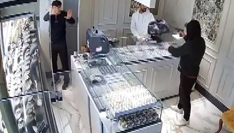 Bursa'da Kuyumcu Soygunu: Korku Dolu Dakikalar ve Kaçış Anı