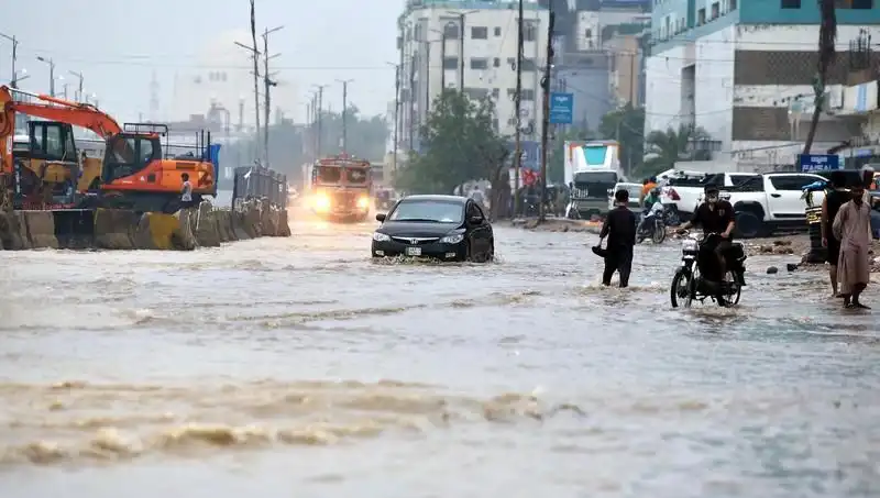 Pakistan'da Muson Yağmurları Felaketi: Can ve Mal Kaybı Artıyor