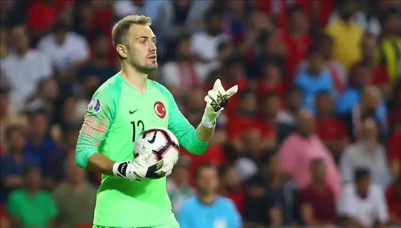 Mert Günok'dan Futboldan Emeklilik Açıklaması: Ne Zaman Veda Edecek?