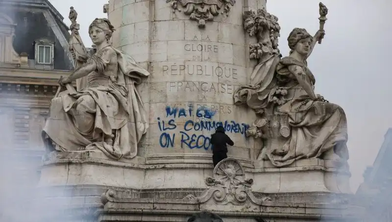 Paris'te Grafiti Savaşları: Belediyeden Sert Önlemler