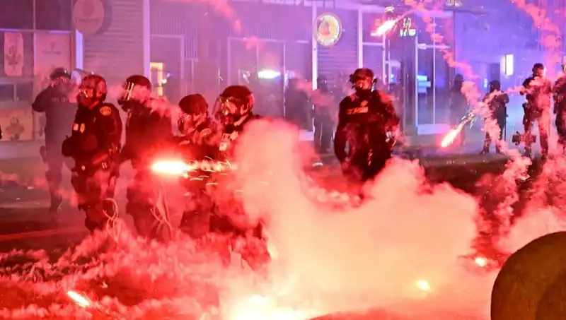 Los Angeles'taki Protestolar Tüm Amerika'yı Sarmalıyor: İsyan Büyüyor
