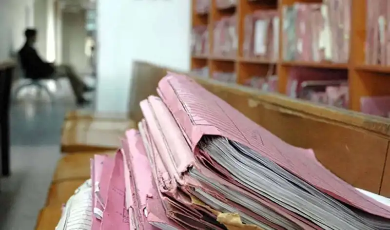 İcra Kabusu: Borcu Olmayan Vatandaşların Takipte Düşmesinin Sebepleri