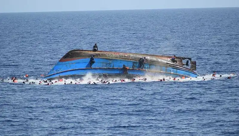 Filipinler'deki Gemi Alabora Olması: Heyecan Verici Detaylar ve Kurtarma Çalışmaları