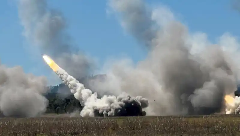 Avustralya'nın En Büyük Askeri Tatbikatında HIMARS Atağı: Tarihe Geçen Anlar