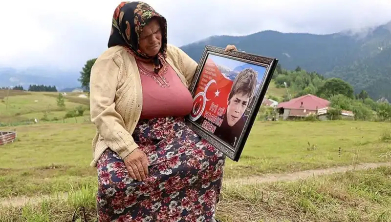 DEM Parti, Eren Bülbül’ün Annesine Duygusal Bayram Mesajı Gönderdi