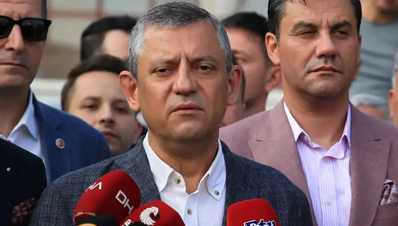 Özgür Özel'den Çarpıcı Bayram Açıklaması: "Bize Bayram Gibi Gelmedi"