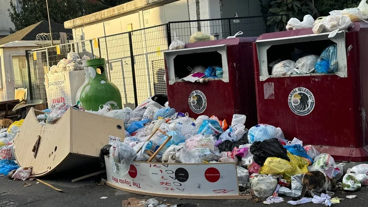 Kartal’da Grev Sona Erdi, Ancak Çöp Dağları Hala Toplanmadı