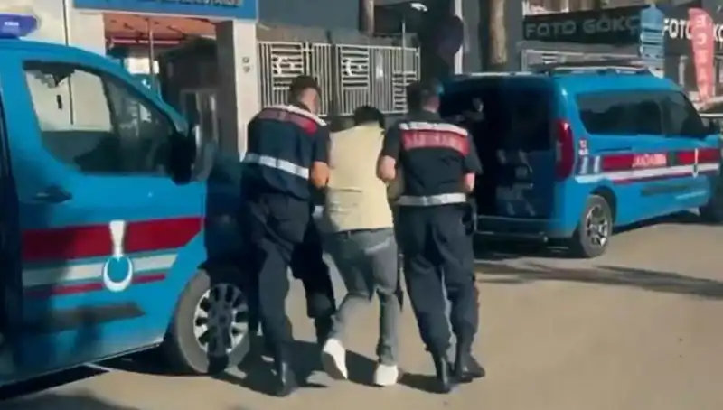 Türkiye Genelinde Tarihi Suç Operasyonu: 74 Gözaltı