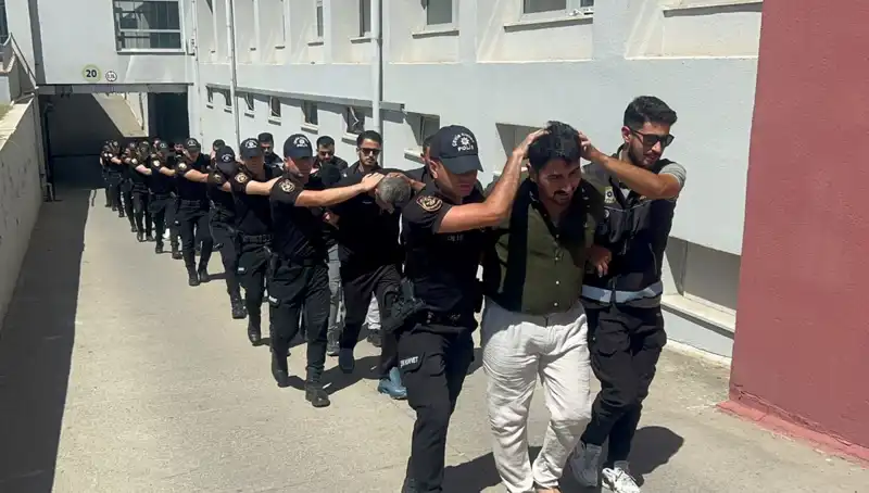 Adana'da Rekor Eroin Yakalama ve 16 Şüpheli Tutuklama Süreci