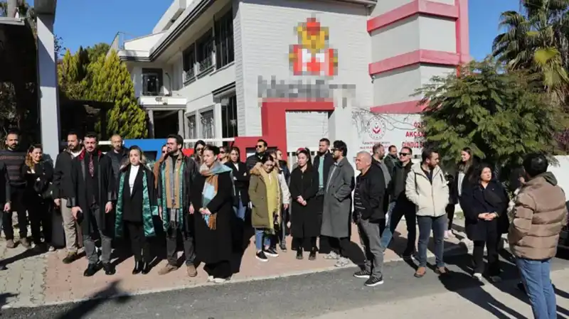 Velilere Kötü Sürpriz: Karne Günü Okullarda Duygu Dolu Anlar