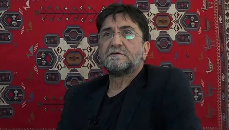 Gazeteci Nihat Genç Beklenmedik Bir Şekilde Hayatını Kaybetti!